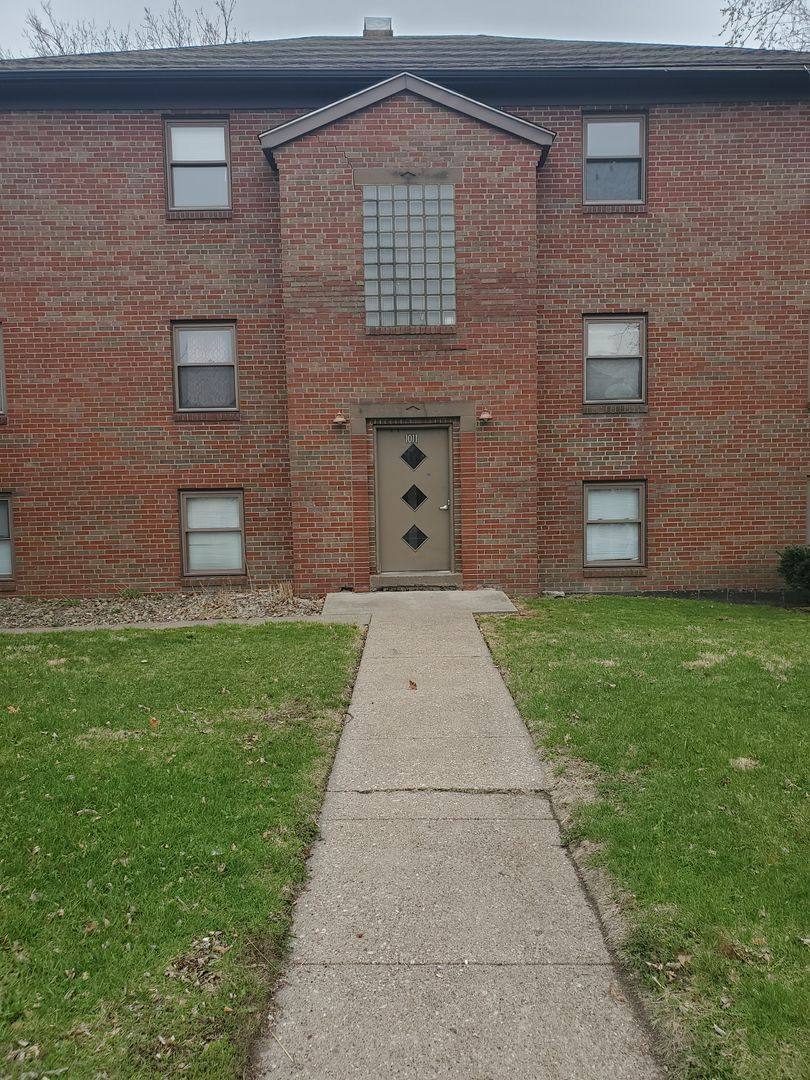 Apartment for rent at 1011 W Locust St, Davenport, IA 52804