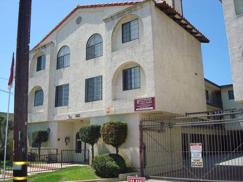 Apartment for rent at 14115-21 Kornblum Ave, Hawthorne, CA 90250