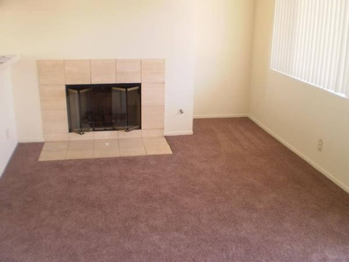 Apartment for rent at 14115-21 Kornblum Ave, Hawthorne, CA 90250
