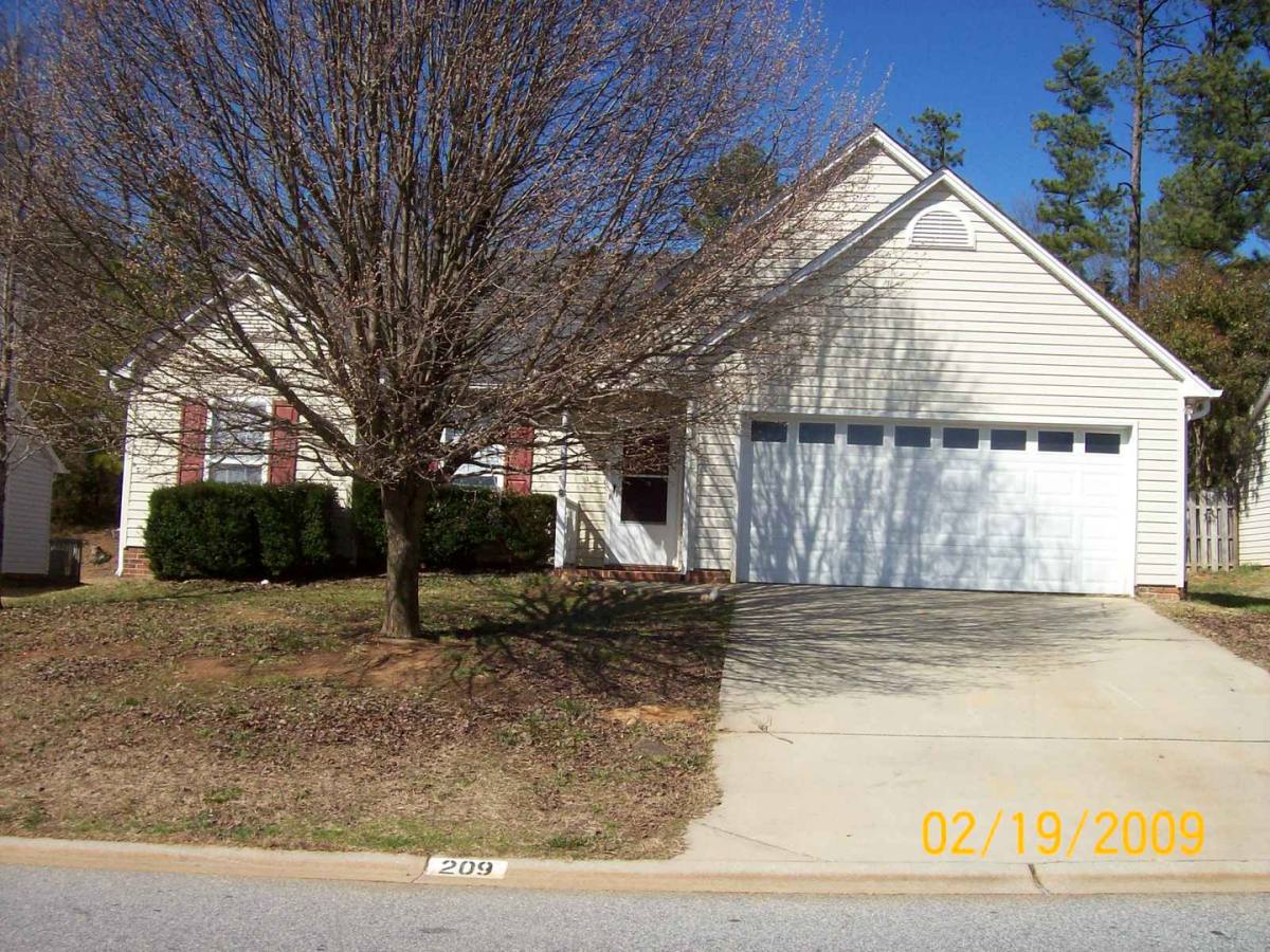 House for rent at 209 Great Oaks Way, Simpsonville, SC 29680