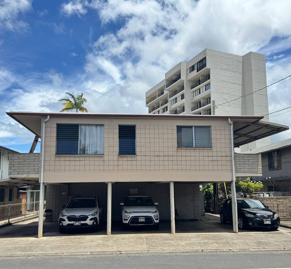 Apartment for rent at 738 University Ave, Honolulu, HI 96826