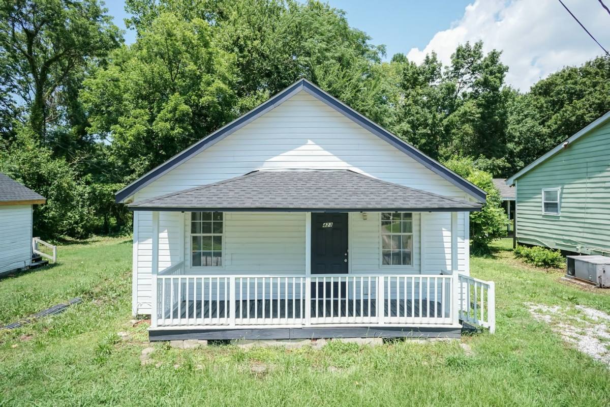 House for rent at 423 E Rockspring St, Henderson, NC 27536