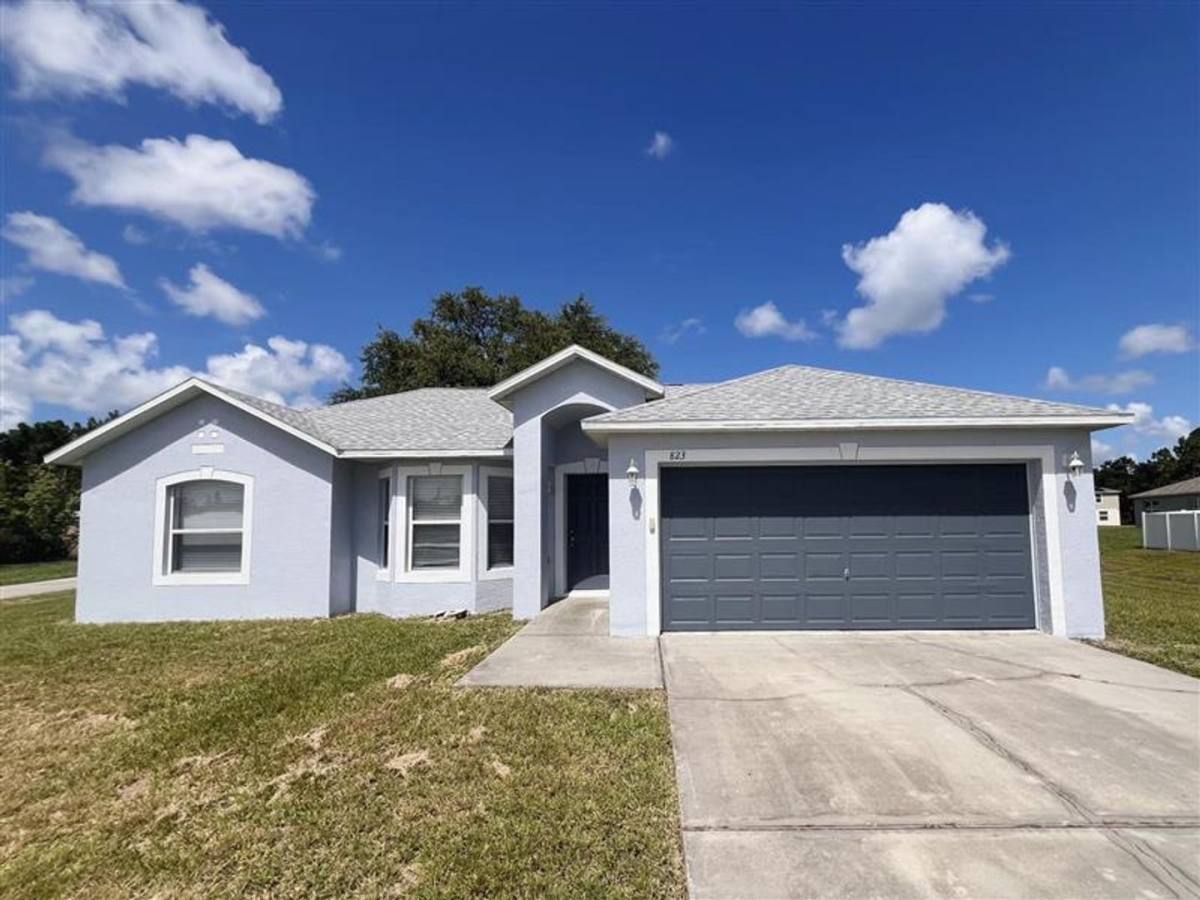 House for rent at 823 Hazel Grove Court, Kissimmee, FL 34758