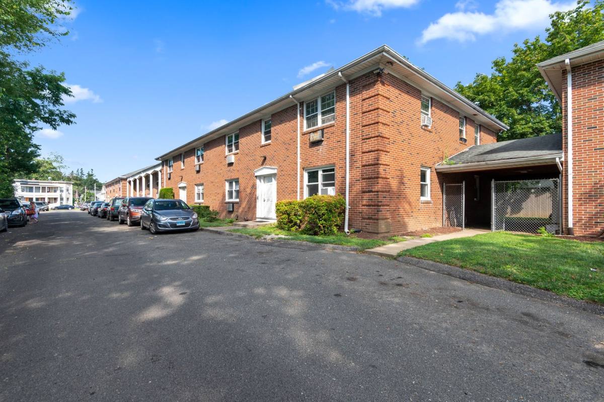 Apartment for rent at 838 Wood Ave, Bridgeport, CT 06604