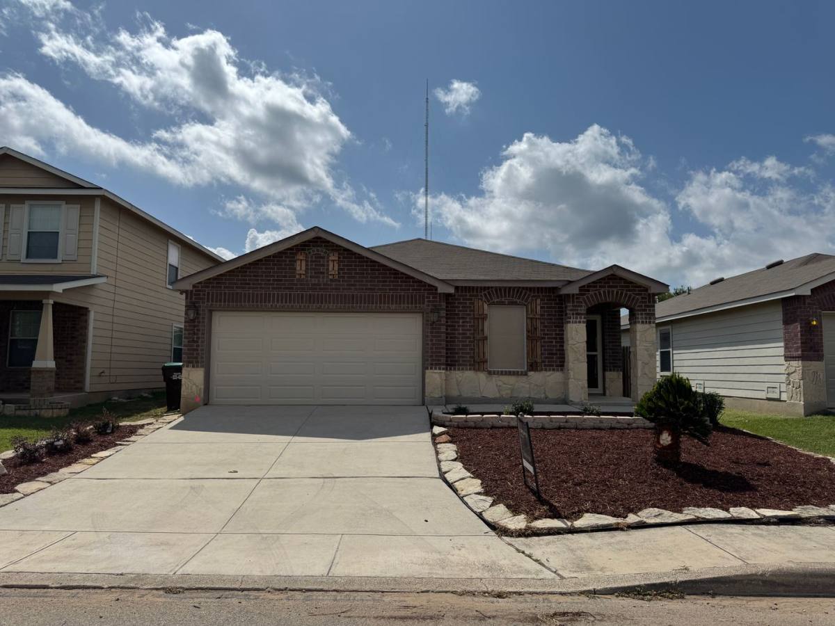 House for rent at 8934 Oakwood Park, San Antonio, TX 78254