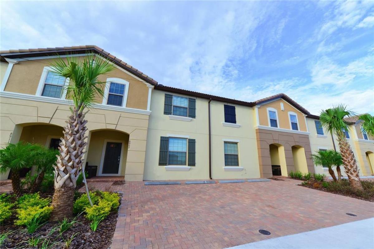 Townhouse for rent at 8907 Geneve Court, Kissimmee, FL 34747