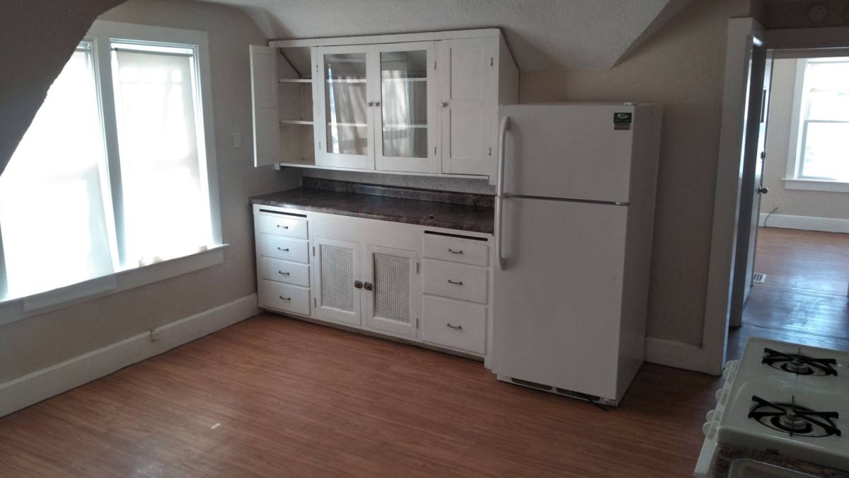 Apartment for rent at 1115-1117 Stuart St, Green Bay, WI 54301