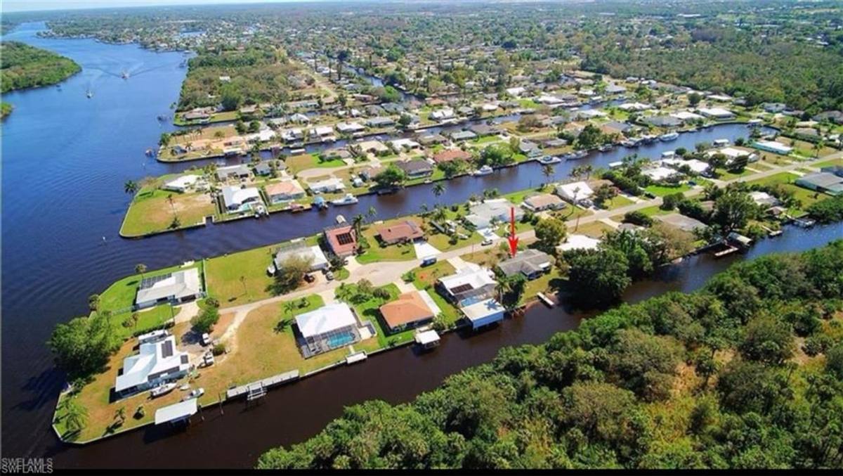 House for rent at 2203 Santiago Ave, Fort Myers, FL 33905