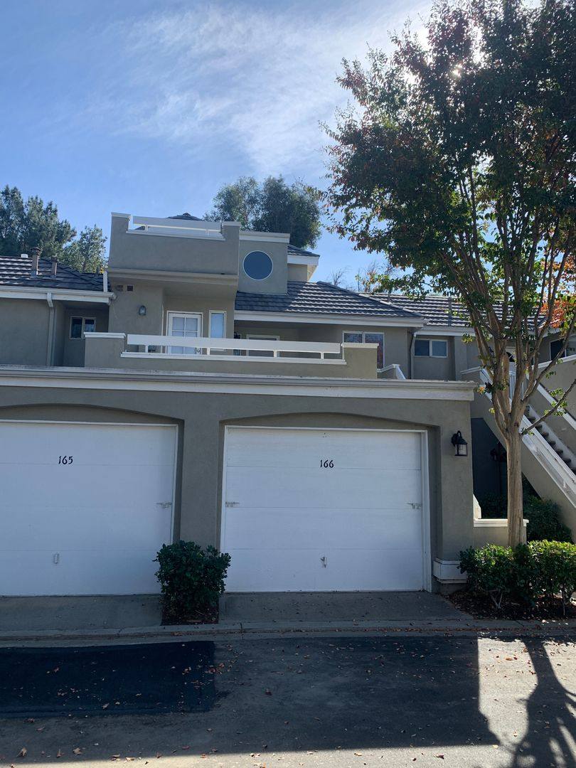 House for rent at 23951 Arroyo Park Dr, Valencia, CA 91355