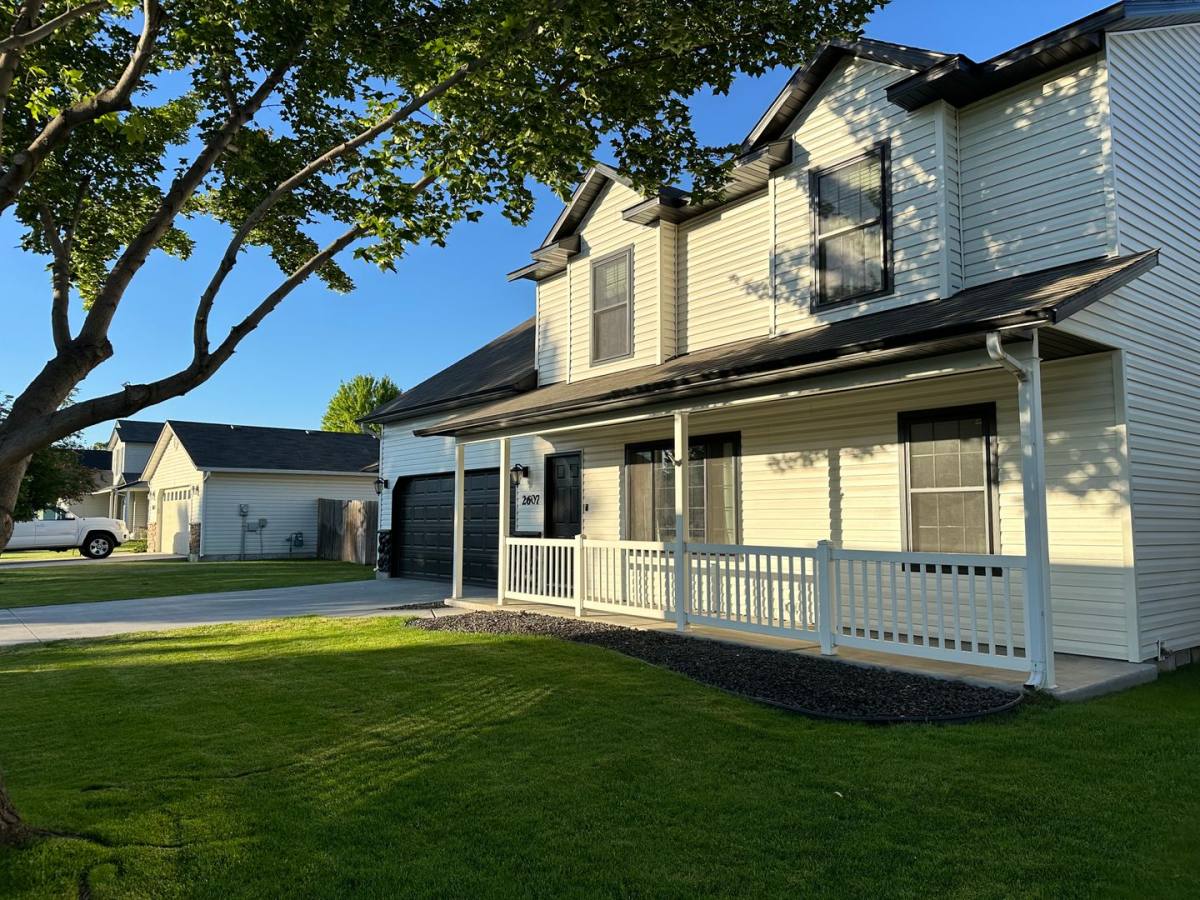House for rent at 2607 S Bluegrass Dr, Nampa, ID 83686