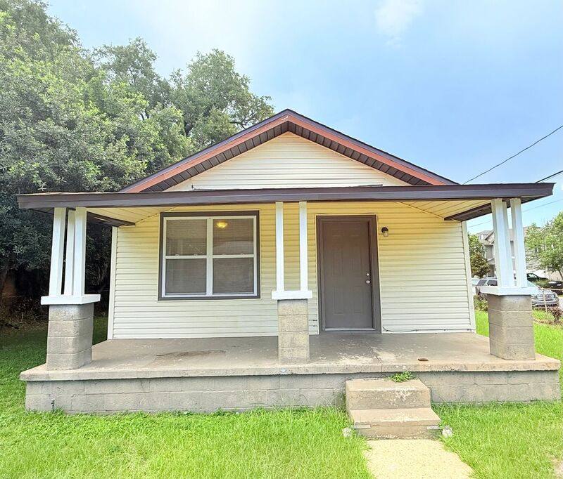 House for rent at 1300 W Intendencia St, Pensacola, FL 32502