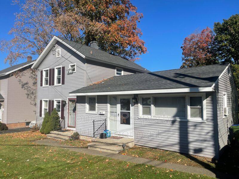 Apartment for rent at 62 High St #1W, Wallingford, CT 06492