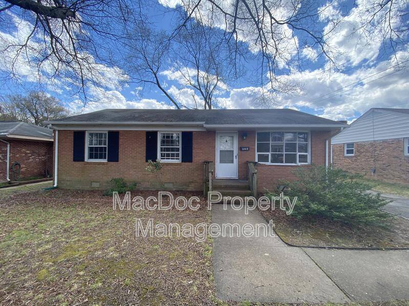 House for rent at 304 Stratford Ave, Fredericksburg, VA 22408