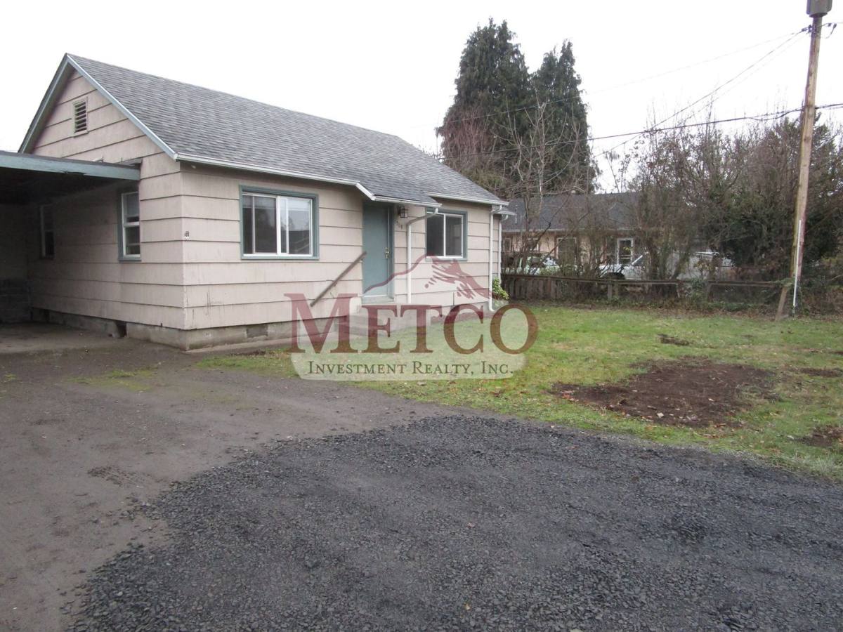 Apartment for rent at 554 Centennial Blvd, Springfield, OR 97477