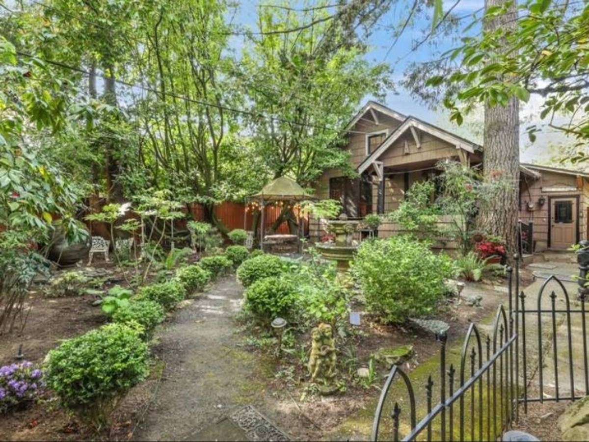 Townhouse for rent at 3125 SE Van Water St, Portland, OR 97222