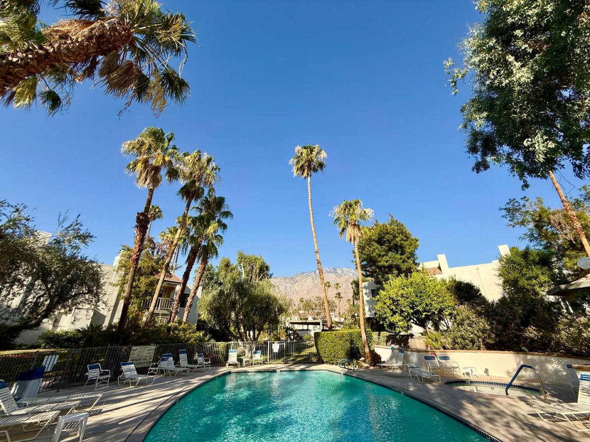 Apartment for rent at 2023 N Via Mirale, Palm Springs, CA 92262