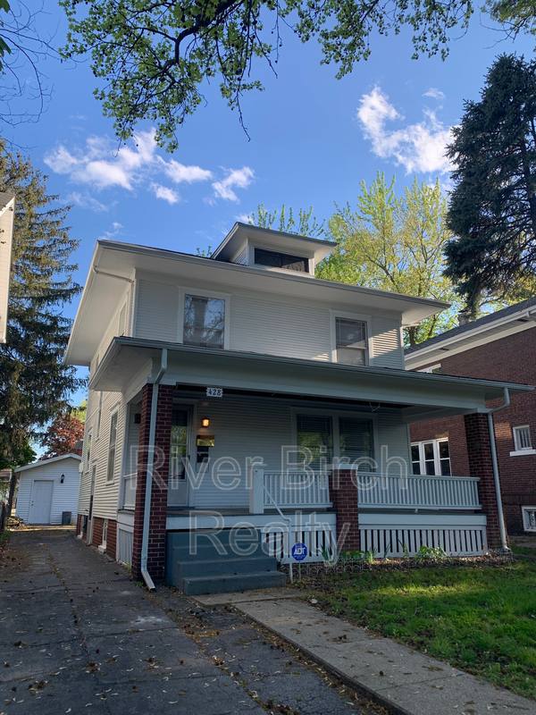 House for rent at 428 W Cook St, Springfield, IL 62704