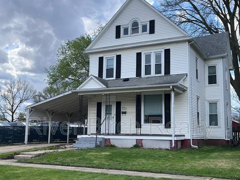 House for rent at 719 N Eighth St, Springfield, IL 62704