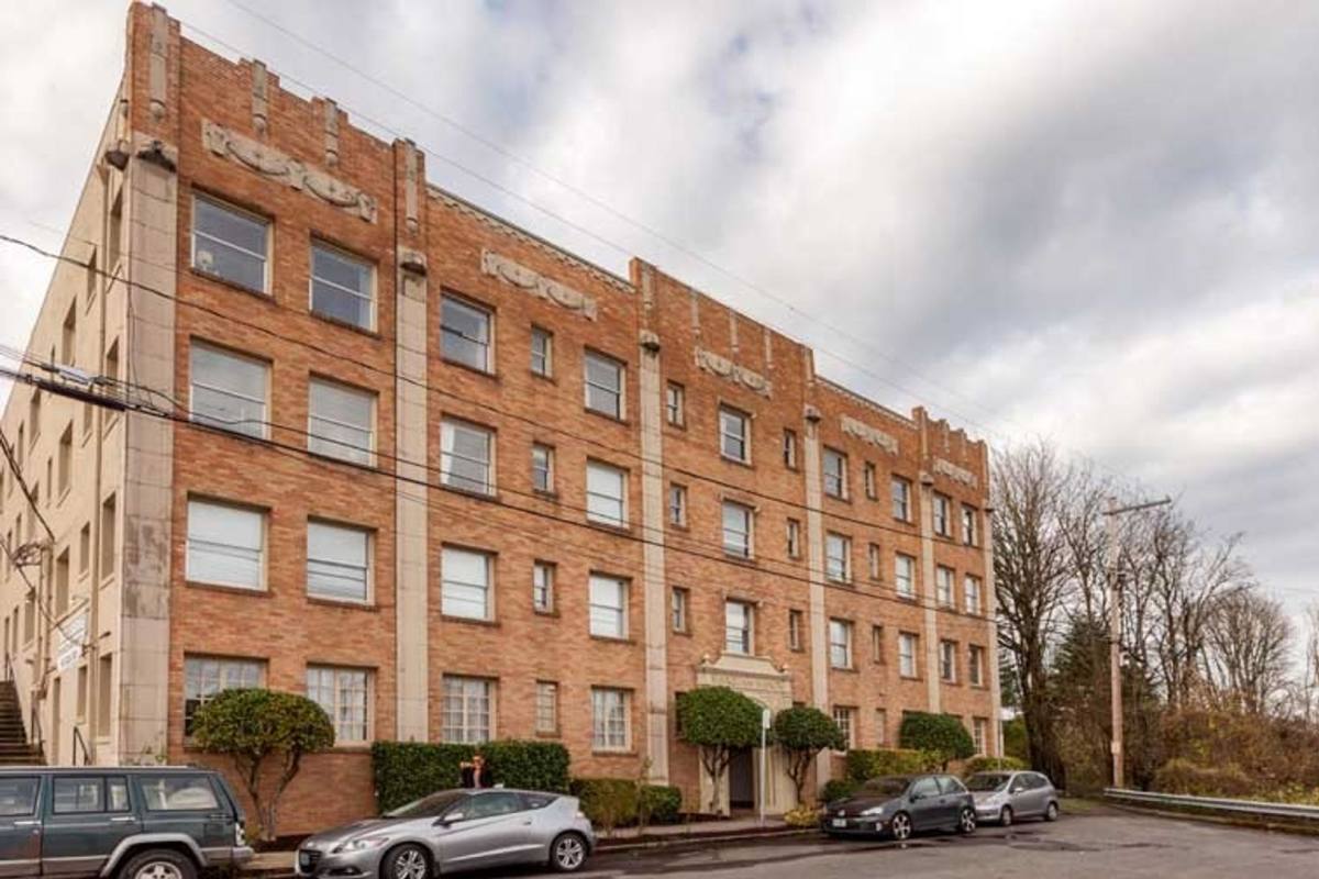 Apartment for rent at 3211 SW 10th Ave, Portland, OR 97239