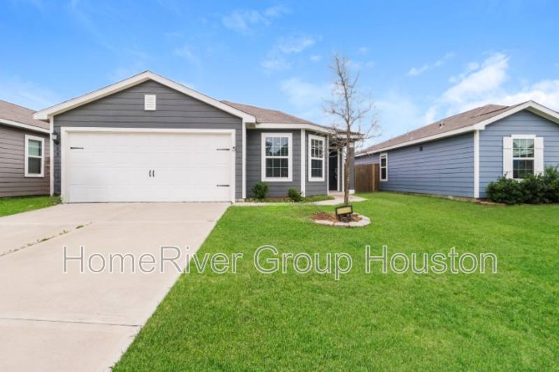 House for rent at 22044 Angelico Dr, Magnolia, TX 77355