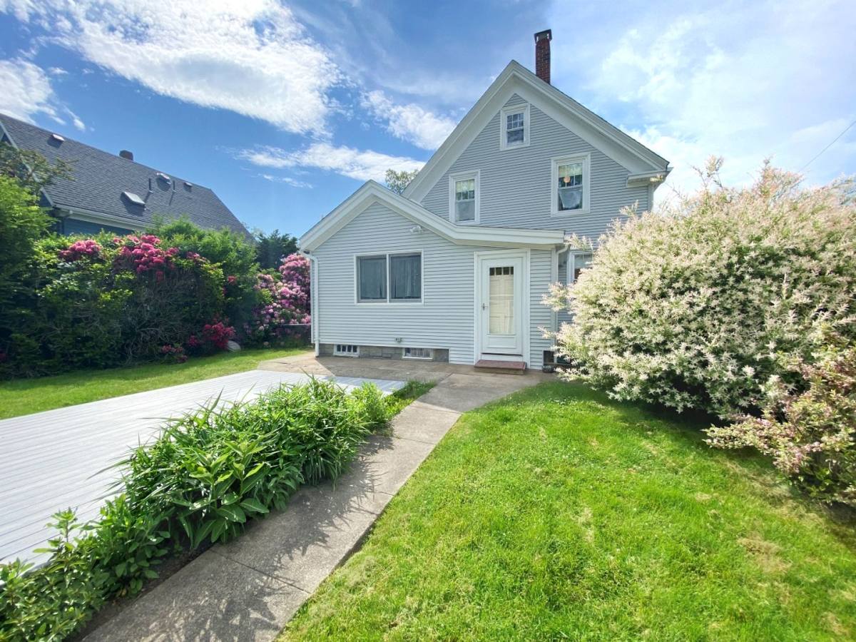 House for rent at 13 S Kilby St, Gloucester, MA 01930