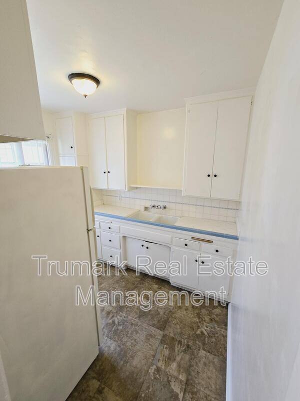 Apartment for rent at 3737 Los Feliz Blvd #12, Los Angeles, CA 90027