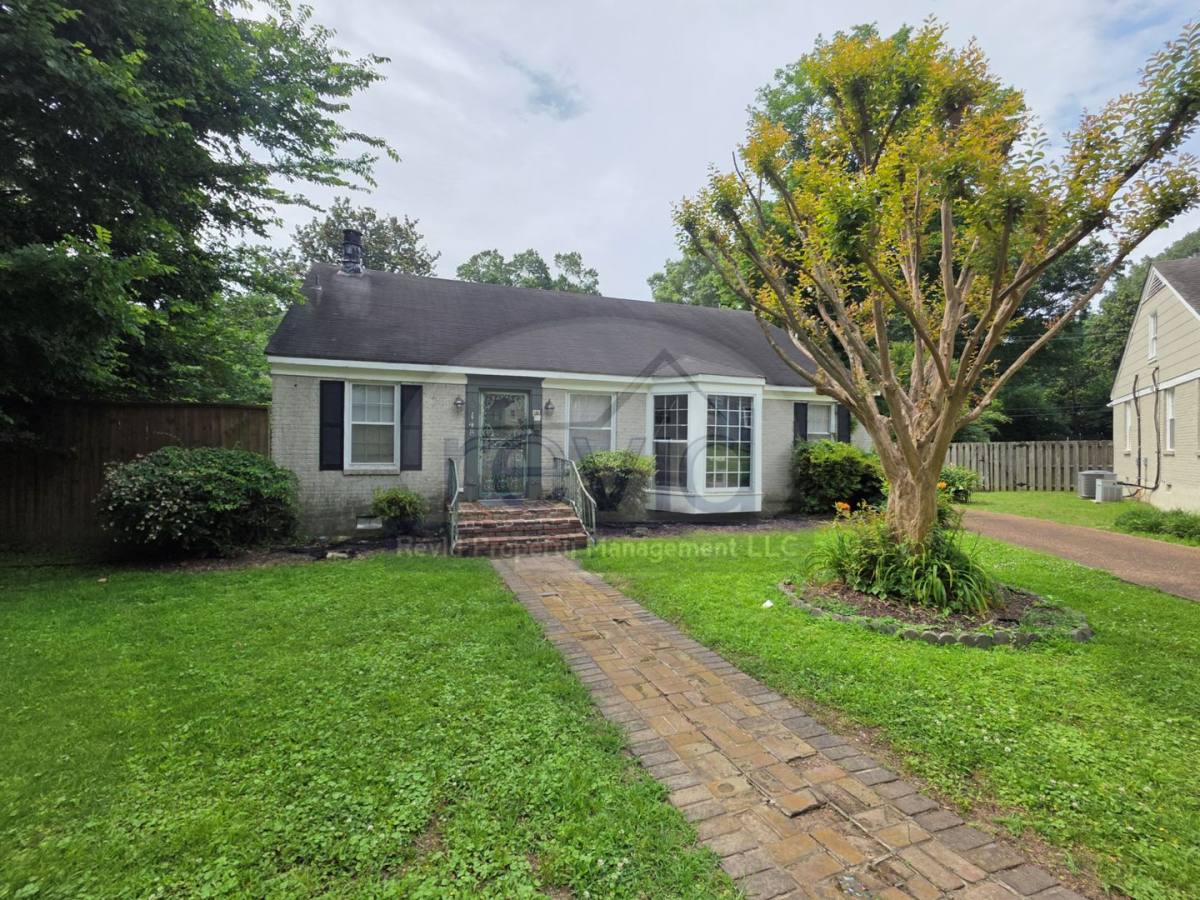 Apartment for rent at 148 Barnett Place, Memphis, TN 38111