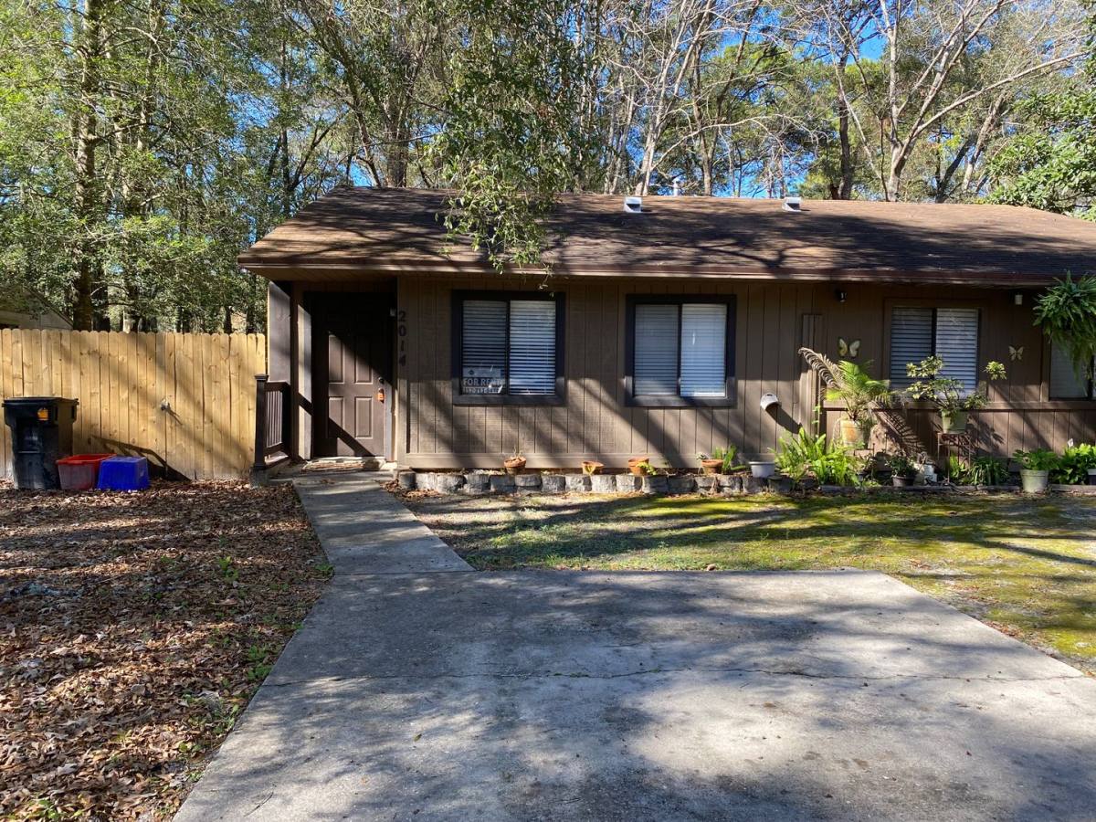 House for rent at 2014 SW 70th Terrace, Gainesville, FL 32607