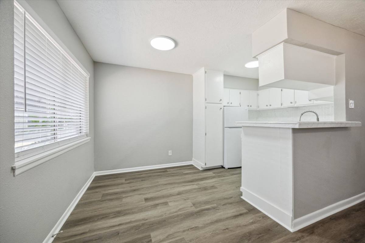 Apartment for rent at 101 Avondale St, Houston, TX 77006