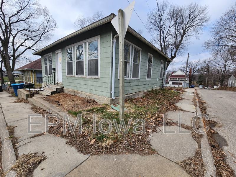 House for rent at 113 Maplewood St, Waterloo, IA 50703