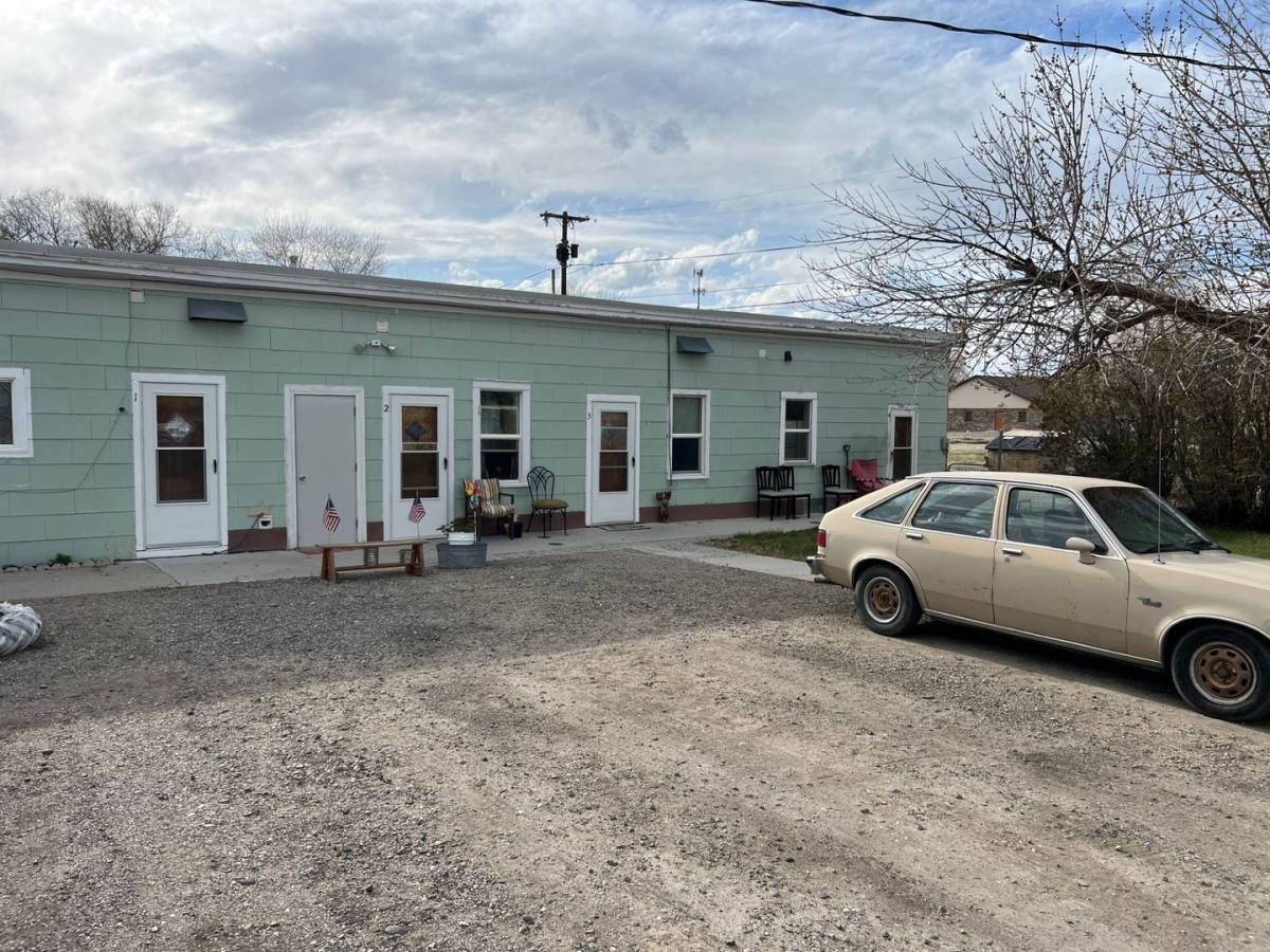 Apartment for rent at 320 S 1st St, Riverton, WY 82501