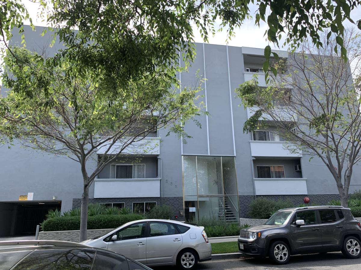 Apartment for rent at 333 S Reeves Dr, Beverly Hills, CA 90212