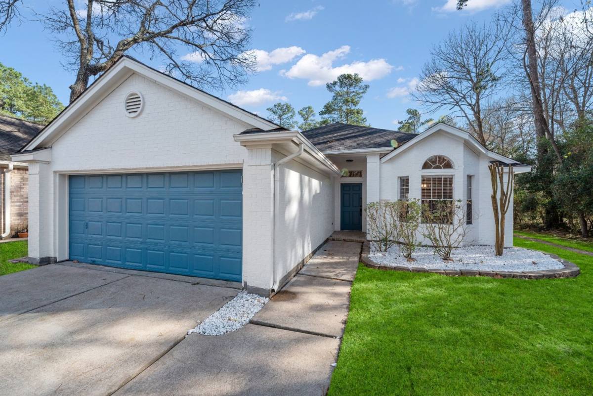 House for rent at 12215 Browning Dr, Montgomery, TX 77356