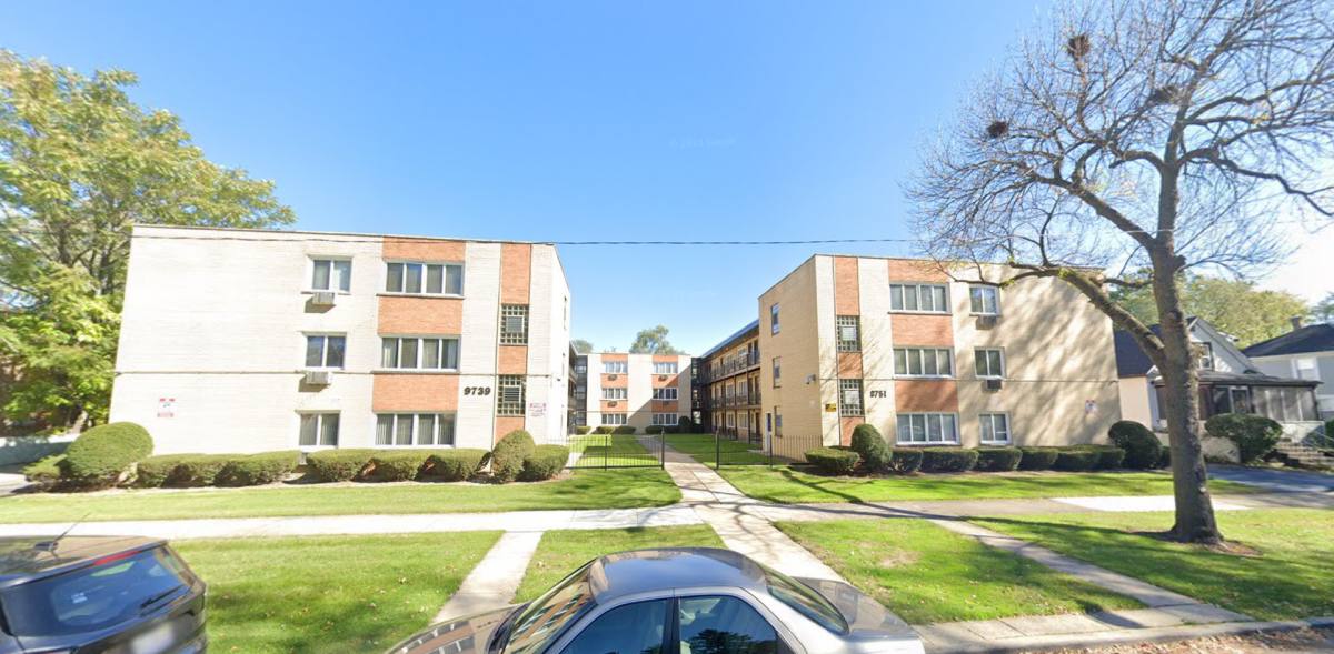 Apartment for rent at 9739-9751 S Charles St, Chicago, IL 60643
