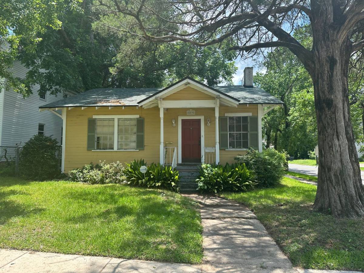 House for rent at 559 Gladstone Blvd, Shreveport, LA 71104