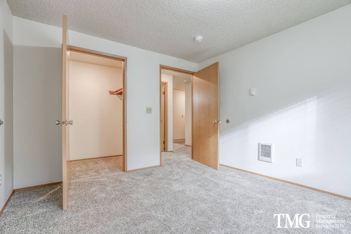Apartment for rent at 3811 NE Royal View Ave, Vancouver, WA 98662