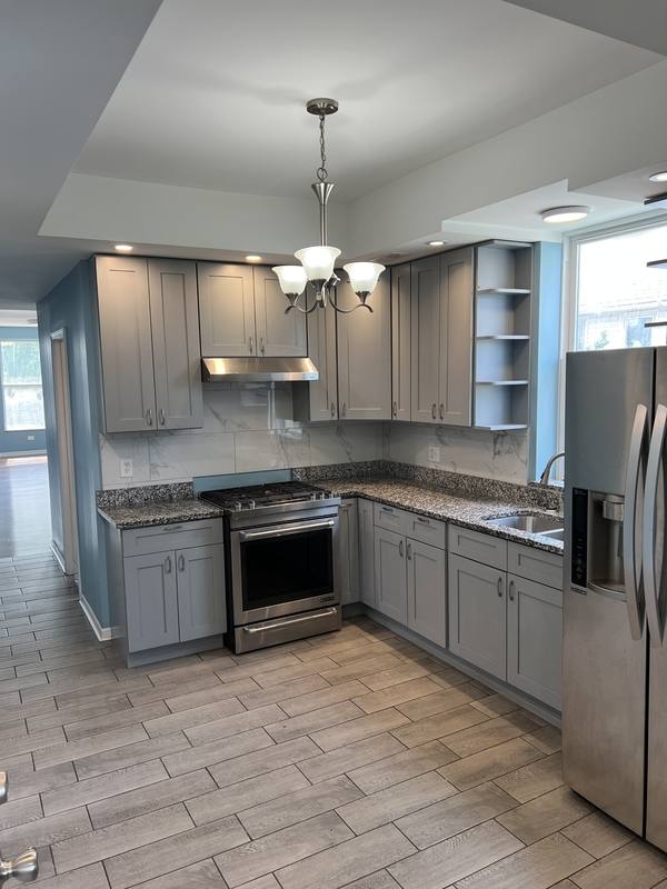 Apartment for rent at 10630 S Ave M #2, Chicago, IL 60617