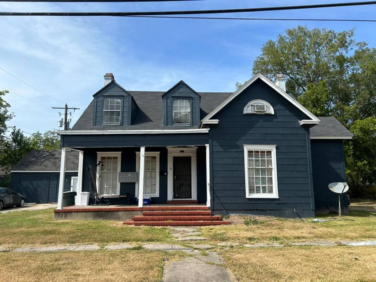 Apartment for rent at 1142 Lyle St, Beaumont, TX 77701