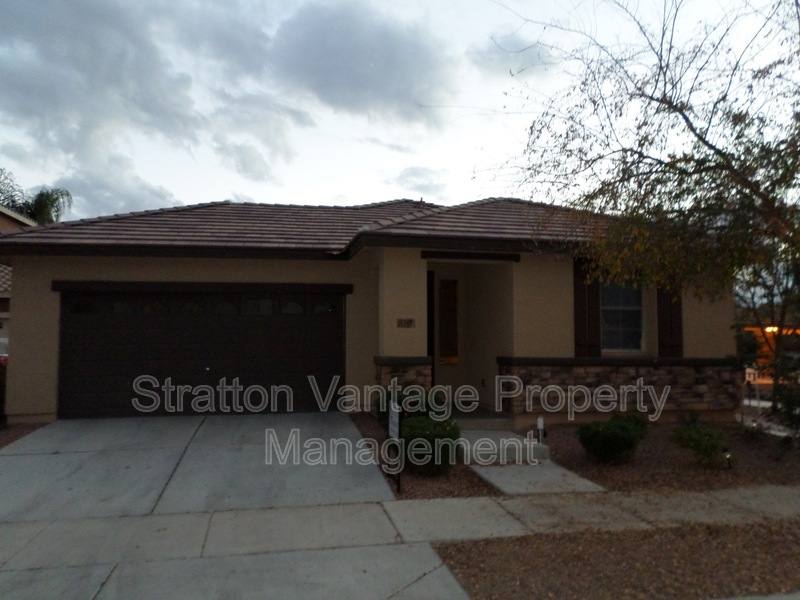 House for rent at 3301 E Oakland St, Gilbert, AZ 85295