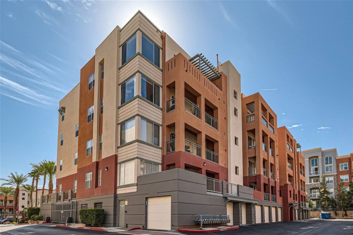 Condo for rent at 47 E Agate Ave, Las Vegas, NV 89123