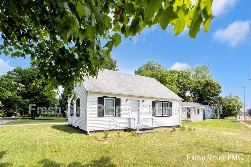 House for rent at 3110 W Michigan Ave, Kalamazoo, MI 49006