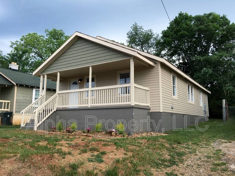 House for rent at 11 Pack St, Greenville, SC 29611