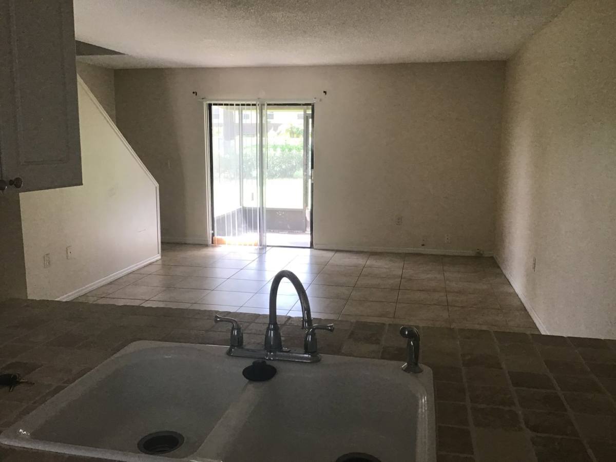Apartment for rent at 5522 Decatur St, Orlando, FL 32807