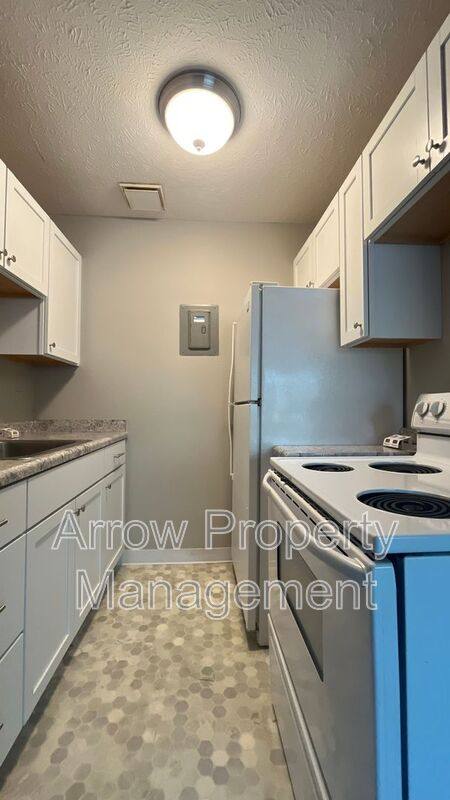 Apartment for rent at 1215 E St #12, Lincoln, NE 68508