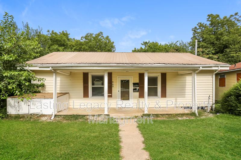 Apartment for rent at 900 N Graham Ave #200, Winston Salem, NC 27101