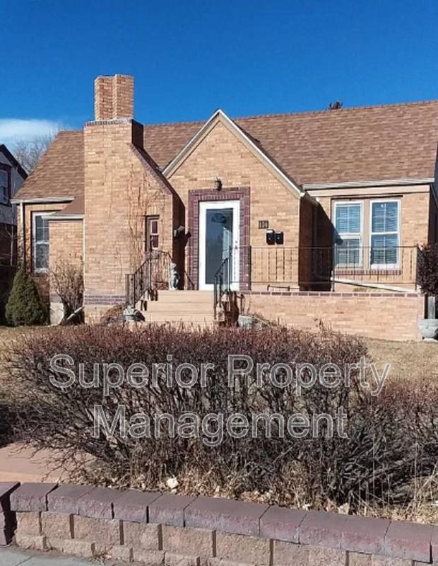 Apartment for rent at 104 W Pershing Blvd #2, Cheyenne, WY 82001