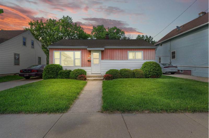 House for rent at 1126 W 7th Ave, Oshkosh, WI 54902