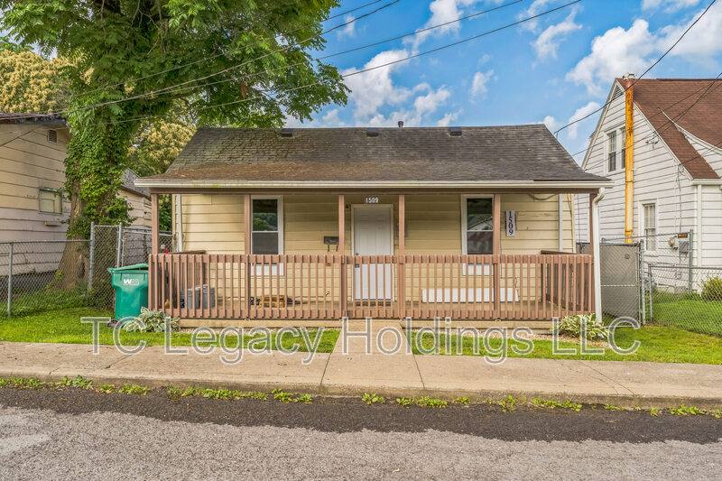 House for rent at 1509 Franklin Ave, Clarksburg, WV 26301