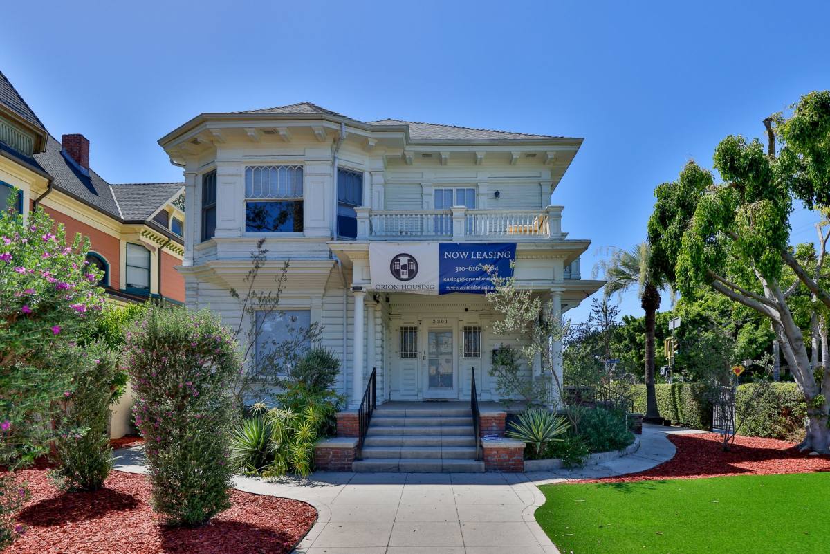 Apartment for rent at 2301 Scarff St, Los Angeles, CA 90007