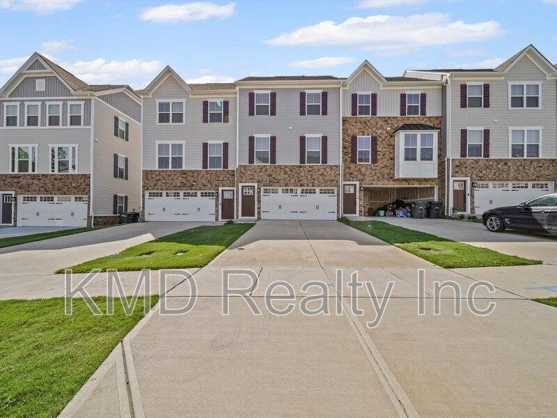 Townhouse for rent at 9922 Oaklawn Blvd NW, Huntersville, NC 28078